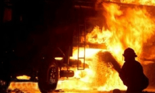 আগুন নেভাতে গিয়ে ফায়ার সার্ভিসের ৩০ কর্মী নিহত