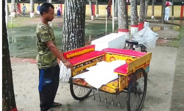 মেয়ের সঙ্গে বাবার এ কেমন বর্বরতা