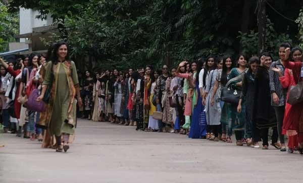 এফডিসিতে সুন্দরীদের ঢল