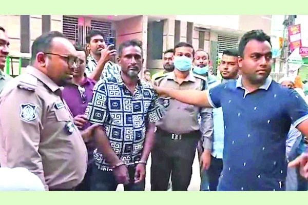 চাঁদাবাজিতে সক্রিয় ১৮ গ্রুপ 