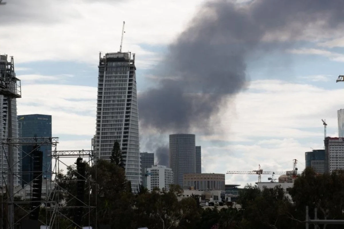 তেল আবিবে দফায় দফায় বিস্ফোরণ