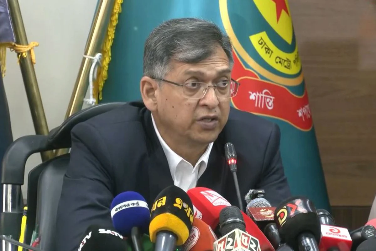 পুলিশের পোশাক পরিবর্তন নিয়ে যে বার্তা দিলেন স্বরাষ্ট্রমন্ত্রী