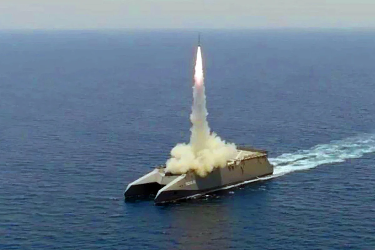 ইরানি হামলায় ভারত মহাসাগরে জ্বলছে মার্কিন রণতরী?