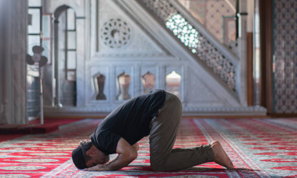 নফল নামাজ: মুমিনের আধ্যাত্মিক পরিশুদ্ধি ও পরকালীন সাফল্যের চাবিকাঠি।