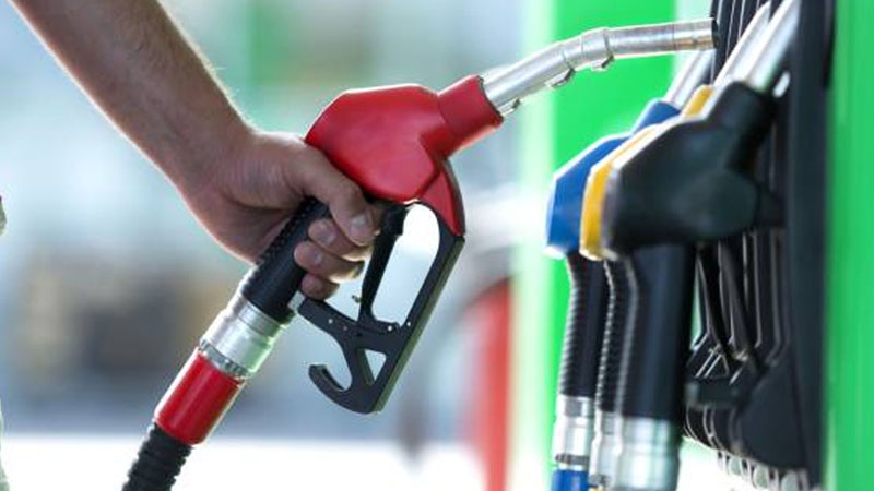 স্বাভাবিক হচ্ছে জ্বালানি তেল সরবরাহ, মিলবে চাহিদা অনুযায়ী । 