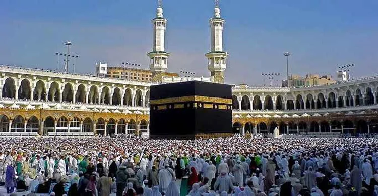 আকস্মিক সিদ্ধান্ত: ওমরাহ পালনরত নাগরিকদের দেশে ফেরার নির্দেশ দিল ইরান।