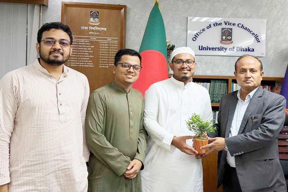 ঢাবির উপাচার্যের সঙ্গে ডাকসু নেতাদের সাক্ষাৎ