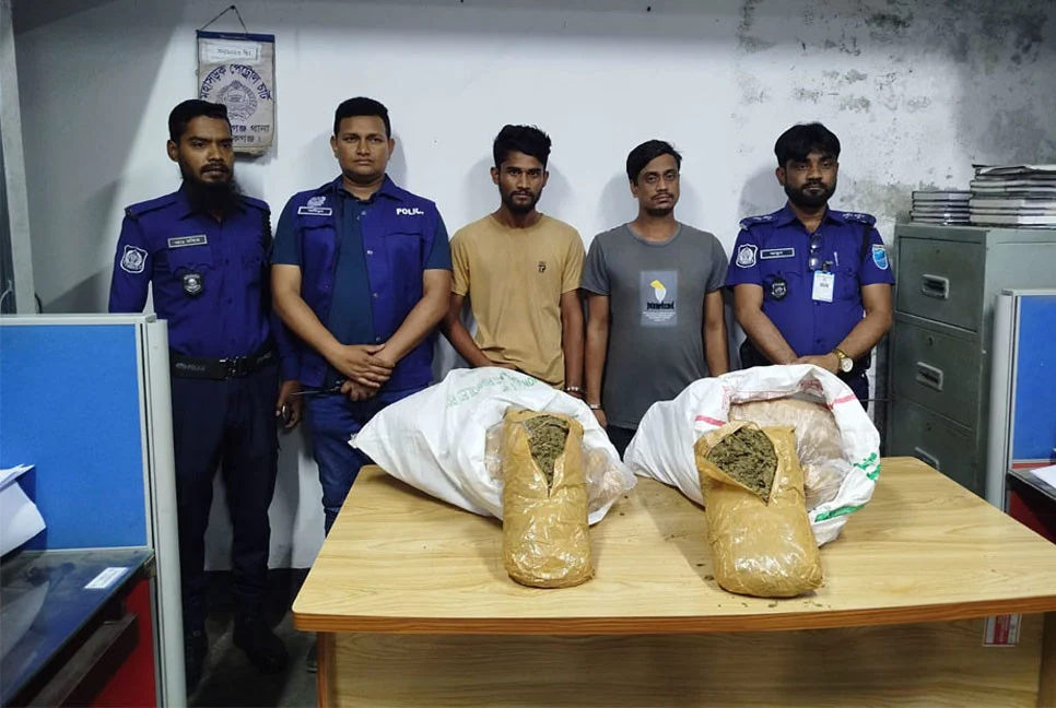 মানিকগঞ্জে ১৩ কেজি গাঁজাসহ দুই মাদককারবারি গ্রেফতার