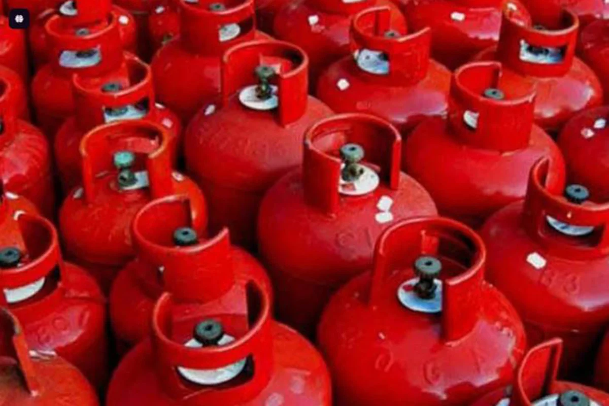 ১২ কেজির এলপিজি সিলিন্ডারের দাম বাড়লো ৩৮৭ টাকা