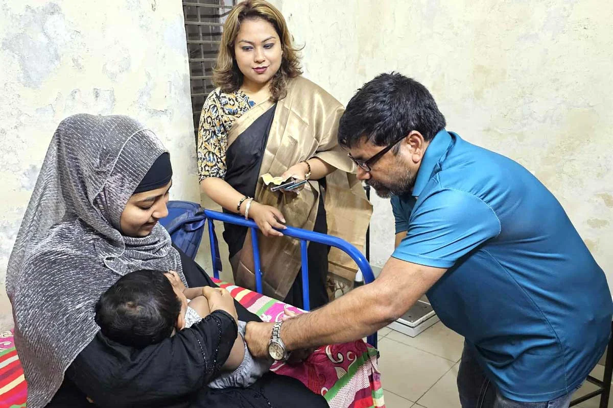 লৌহজংয়ে হাম-রুবেলার বিশেষ টিকাদান কর্মসূচির উদ্বোধন