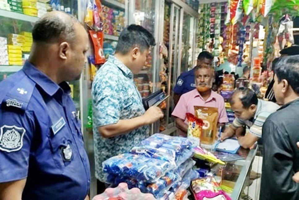 দিনাজপুরে নিষিদ্ধ সিরাপ বিক্রির দায়ে জরিমানা