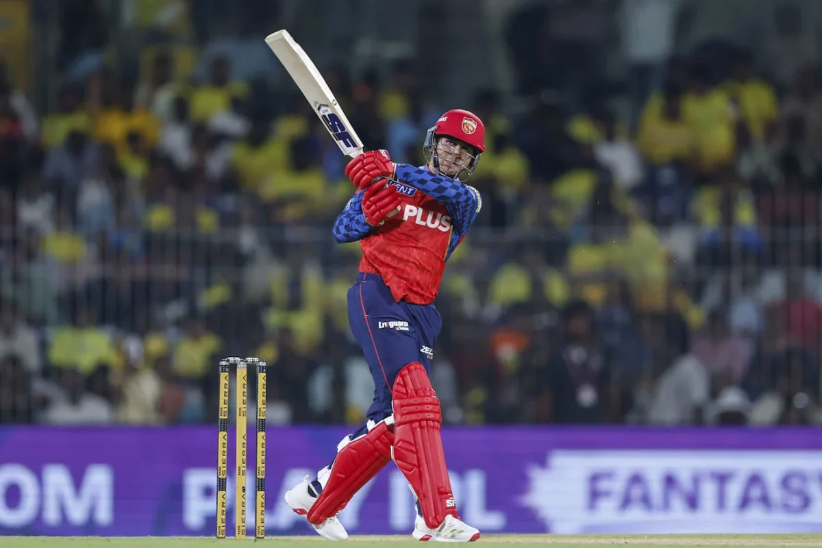 ছক্কার ঝড়ে আলোচনায় প্রিয়ানশ আরিয়া